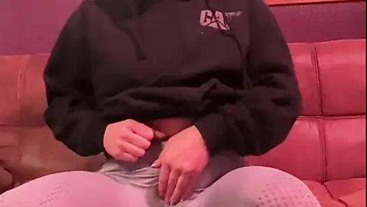 Mainin memek dengan legging
