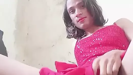 Sissy con un grosso cazzo. Indiana desi village travestito, trans, travestito, ragazzo gay che mostra il corpo completamente nudo davanti alla doccia