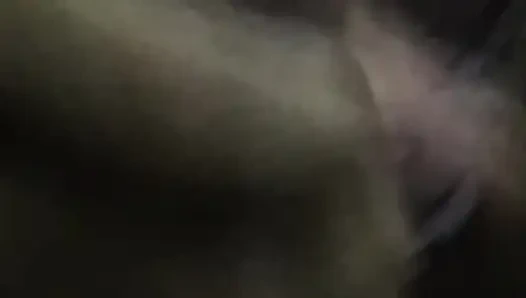 Angel aldatmak için komşularını baştan çıkarmaya çalışıyor