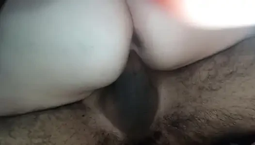 Erkek delisi evli kadın arkadaşının yarağı için çıldırdı, tamamen ıslanıyor # 4