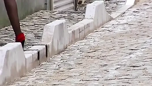 Fransa'dan büyük götlü zenci kadın büyük yarağı nasıl boşaltacaklarını biliyor