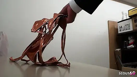 Japon kız sansürsüz jav'de patronu tarafından iş görüşmesinde gür amının içine boşalmak için baştan çıkarıyor