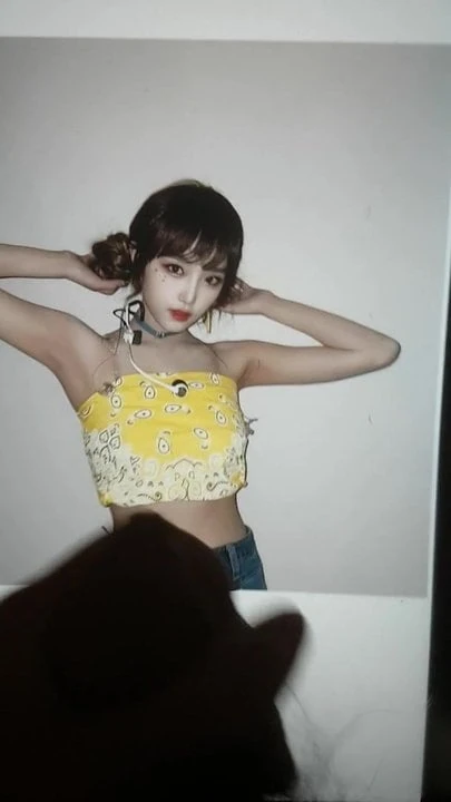 izone yena cum tribute