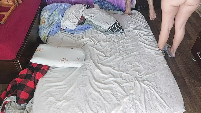 Hot amateur couple has unbridled sex in the bedroom. Amateur wife prepares breakfast naked in the kitchen.