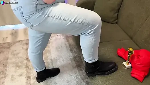 Demir botlar büyük, değersiz testislerine buluştu! Çirkin Genital Organlarını Ezmek - Dave Moon - Mia - Bbusting