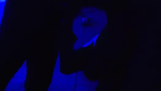 Kakak ipar bercinta dengan sangat baik di malam hari