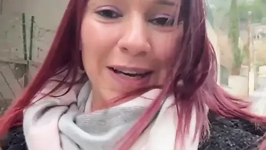 Я развлекаю стариков в деревенском баре