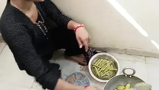 Seans 29. Odayı sikiyorum ve mopping yapıyorum, devar'daydım ve sırtım çok acıtıyordu, devar, şimdi çok iyi