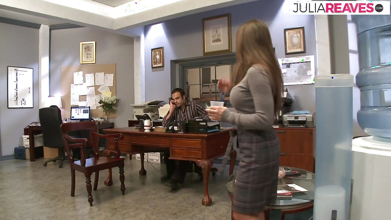 딥 섹스와 핑거링 후 정액으로 보지를 채우는 섹시녀