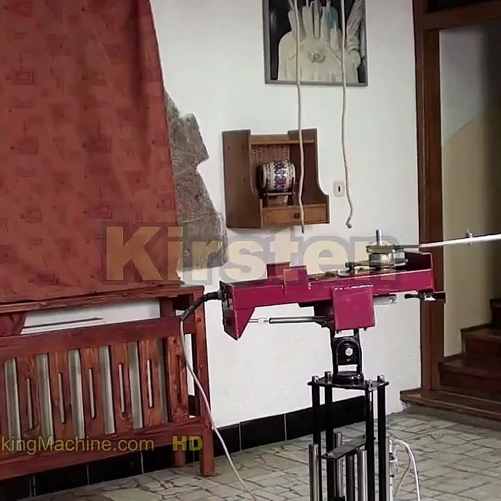 Kirsten palmada máquina - chicoteamento nu nas costas