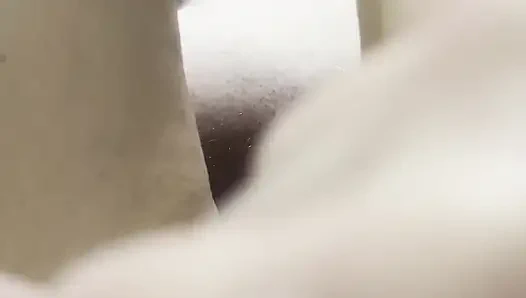 Порнозвезда принимает член