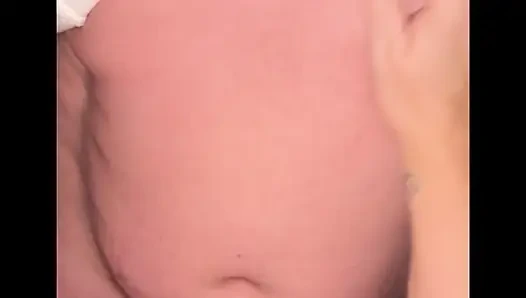 Жена и муж занимаются грязным сексом. Черный дилдо, фистинг, кримпай, кончание