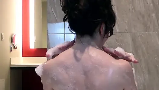 Melody mynx MILF Sudsy Tub urlaub solo