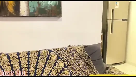 Yaramaz üvey anne Dünya Kupası maçı sırasında üvey erkek kardeşinin arkadaşını sikiyor