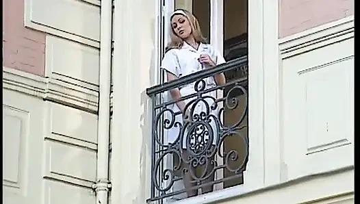 Шаловливую Медсестру С Большими Сиськами Трахает Пациент На Диване - Экшн С Минетом Красотки-блондинки!