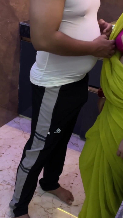 Alisha yenge su boi ile sikiliyor!! | Klip 1