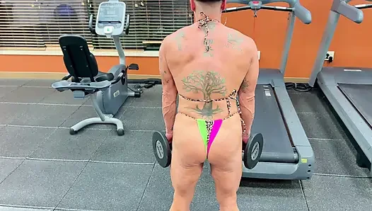 Muscle Girl Fucks and Blows a Stranger
