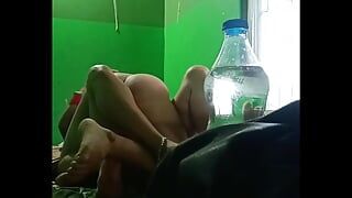 Sexy velha tia e jovem garoto fazem sexo hardcore