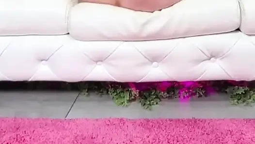 Dolly Paige лижет очко Nade Nasty и мастурбирует его