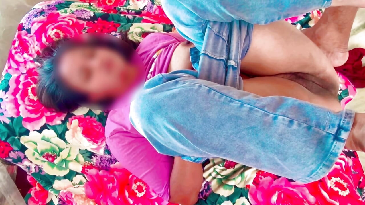 Indiana village pobre menina soniya fodendo duro por seu chefe para aumentar o salário bonita indiana menina