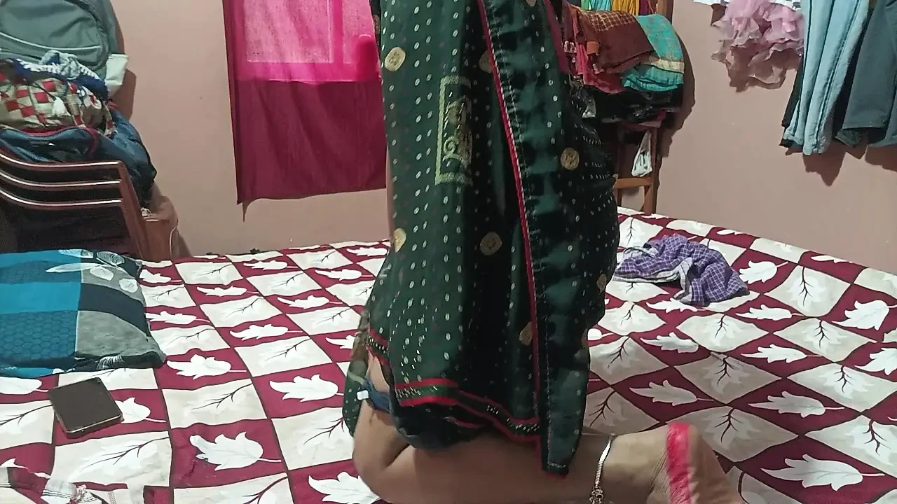 Desi pinki bhabhi nelagbhag ek mahine bad gand marwai