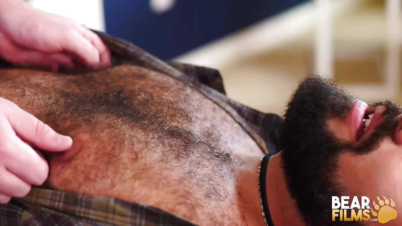 BEARFILMS Luis Vega Pounds Taylor St Moore Horny Asshole