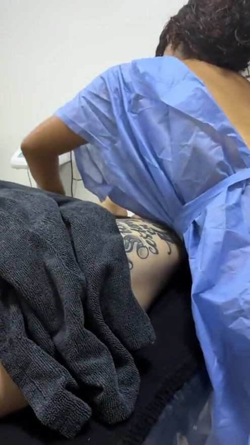 Masseuse allows me to touch her ass REAL VIDEO | Clip 1