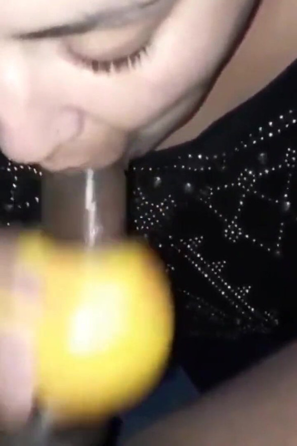 Femeie mare și frumoasă ia muie cu pulă mare și neagră Nata4sex cu grapefruit