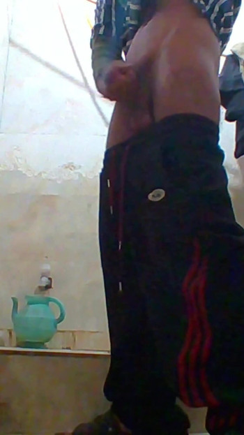 Must-see moment from "Pakistani boy in bathroom"