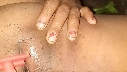 Bhabi ne baiya ke bal saf kiye fir chudai ki
