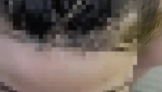 Öffentlicher blowjob und outdoor-ficken, sperma auf titten