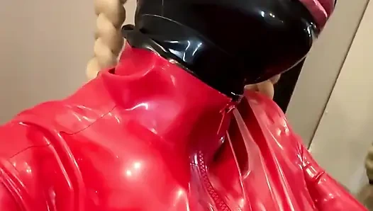 Быстрый минет и камшот в латексном наряде!