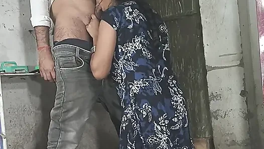 Cewek sange ini lagi asik nyepong kontol sambil nyepong kontol dan ngisap toketnya sambil duduk di kontolnya sambil berbaring lurus - audio bahasa india