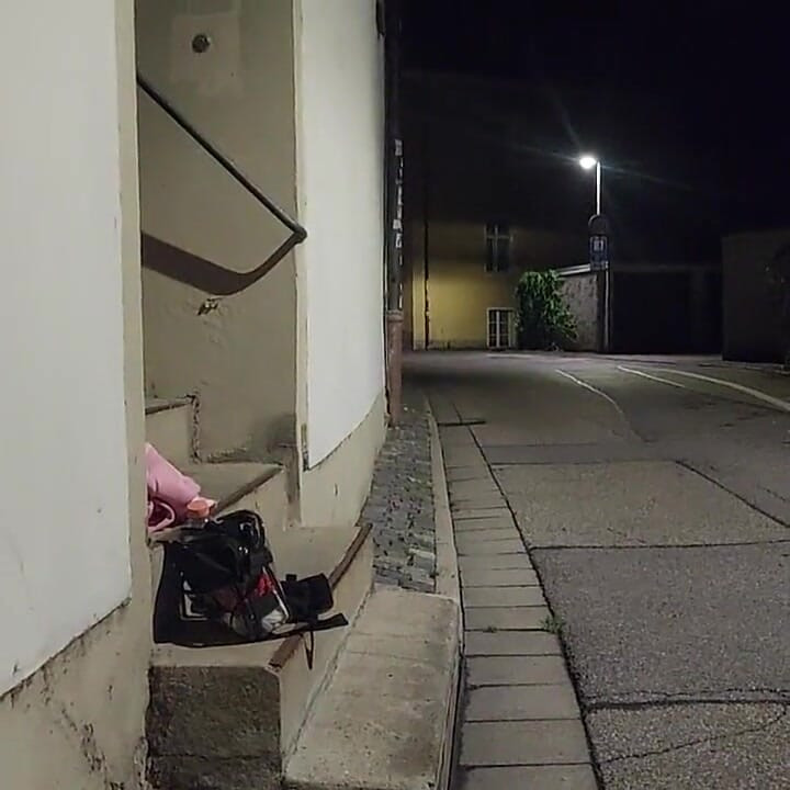 เล่นตอนกลางคืนและโดนจับได้