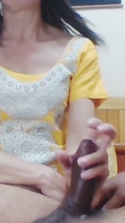 Detik epik dari "Masa untuk menikmati Handjob Impian"