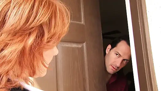 Yaşlı orta yaşlı seksi kadın yaşlı bir domuza amını yalatıyor ve sonra sikiliyor ..