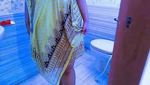 Saudi-arabische heiße tante fickt im badezimmer