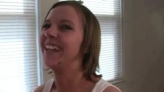 Bree barrett dan manta si cewek amatir yang putus asa lagi asik nyepong kontol besar pria kulit putih