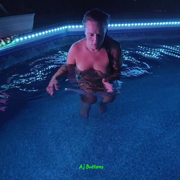 Just a sexy night in my pool. I do shoot custom videos. I have a big swimming pool and a Hot Body. 2 things put together =HOT!