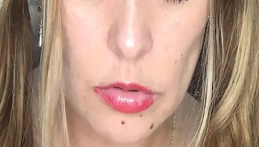 Super Kinky Show with Big Grapes