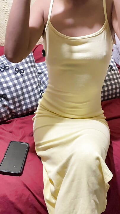 Philipini kamsin ajanbi bahut sundar hain. main use ghar le gaya aur uski choot ko itna tng choda