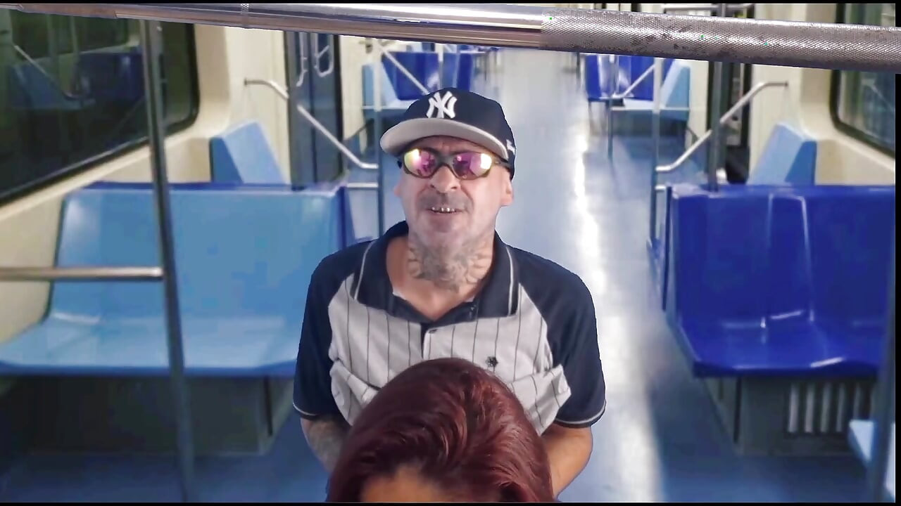 Du sexe dans le bus en public !