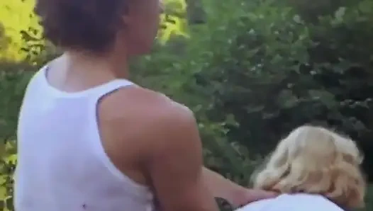 19 yaşındaki Alice cezalandırılıyor