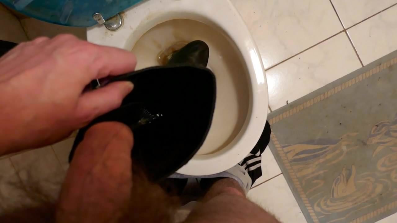Piss in wifes boot