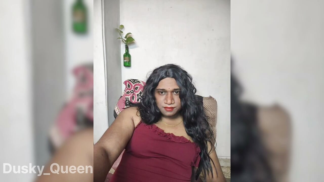Desi Indian shemale full nude exposing show