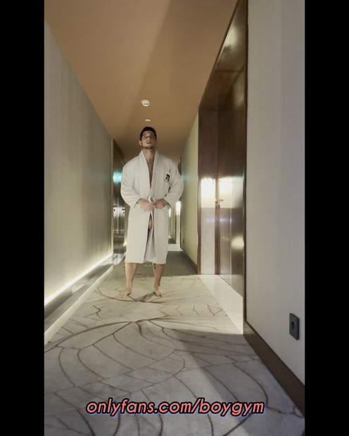 My BIG COCK In The Hotel😜People Can Discover Me