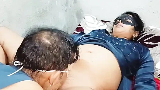 Neha bhabhi terangsang mengisap memek sempit dan video bercinta dengan suara hindi yang jernih