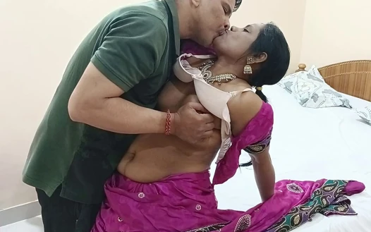 Nettes frisch verheiratetes, geile bhabhi tiefe kehle blowjob, hart und nackter sex in sari