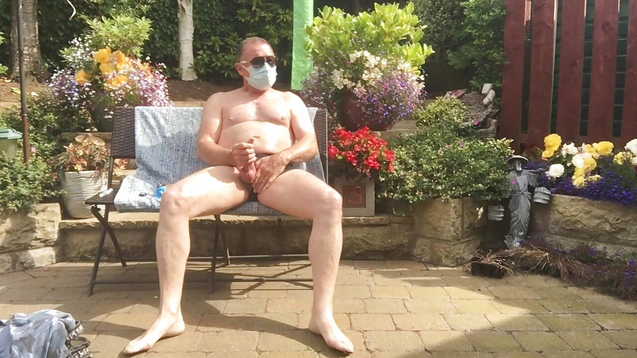 Sunčanje i igra s dildom
