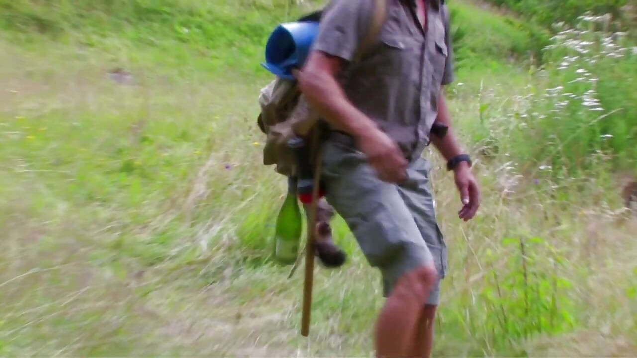 A csaj seggét nagyon durván megbasszák